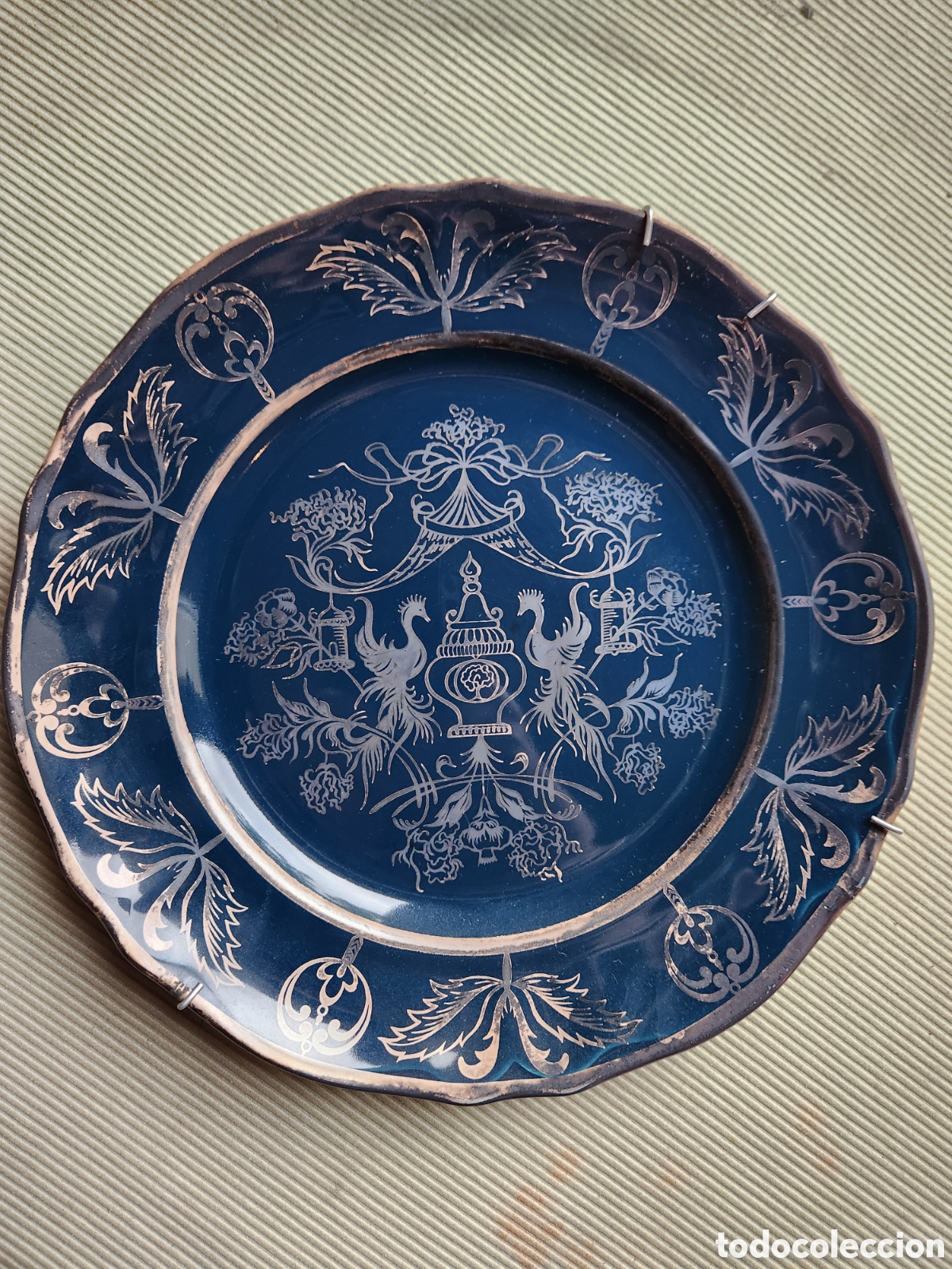 Antiques: Juego de 2 Platos azules con plata
