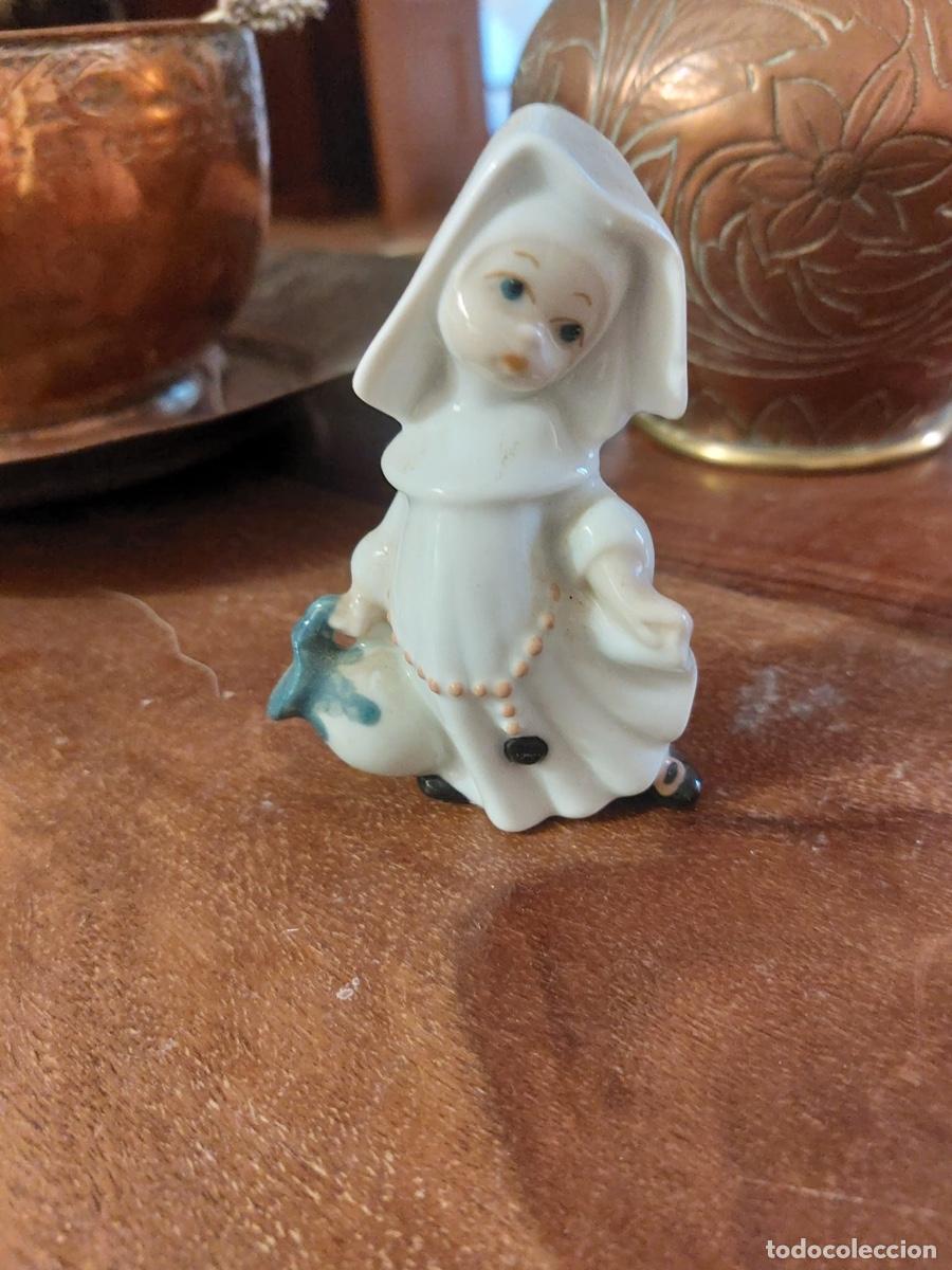 Antig&uuml;edades: DOS FIGURAS DE PORCELANA MONJAS - Foto 2