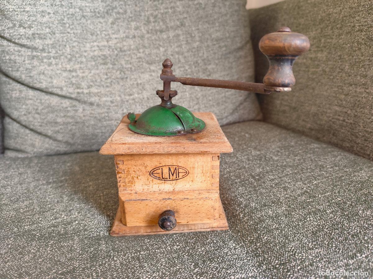 Antiguo MOLINILLO DE CAF&Eacute; DE MADERA Y LAT&Oacute;N, ELMA