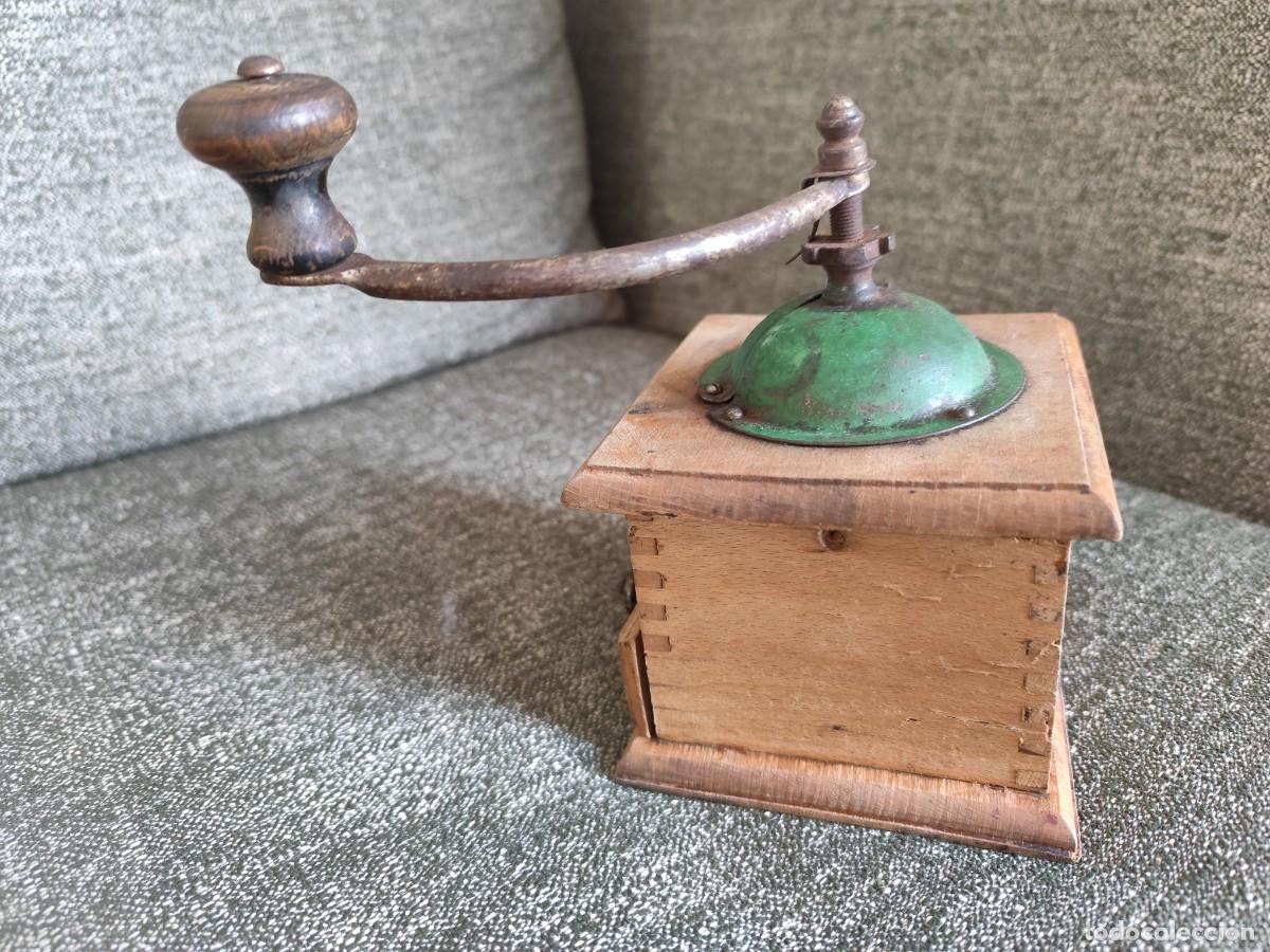 Antig&uuml;edades: Antiguo MOLINILLO DE CAF&Eacute; DE MADERA Y LAT&Oacute;N, ELMA - Foto 2