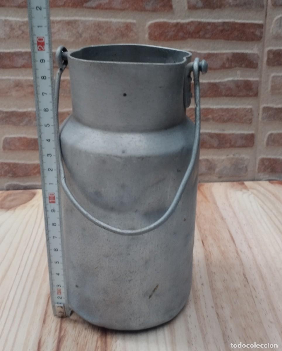 Antig&uuml;edades: Lechera antiguo de aluminio con asa - Foto 10