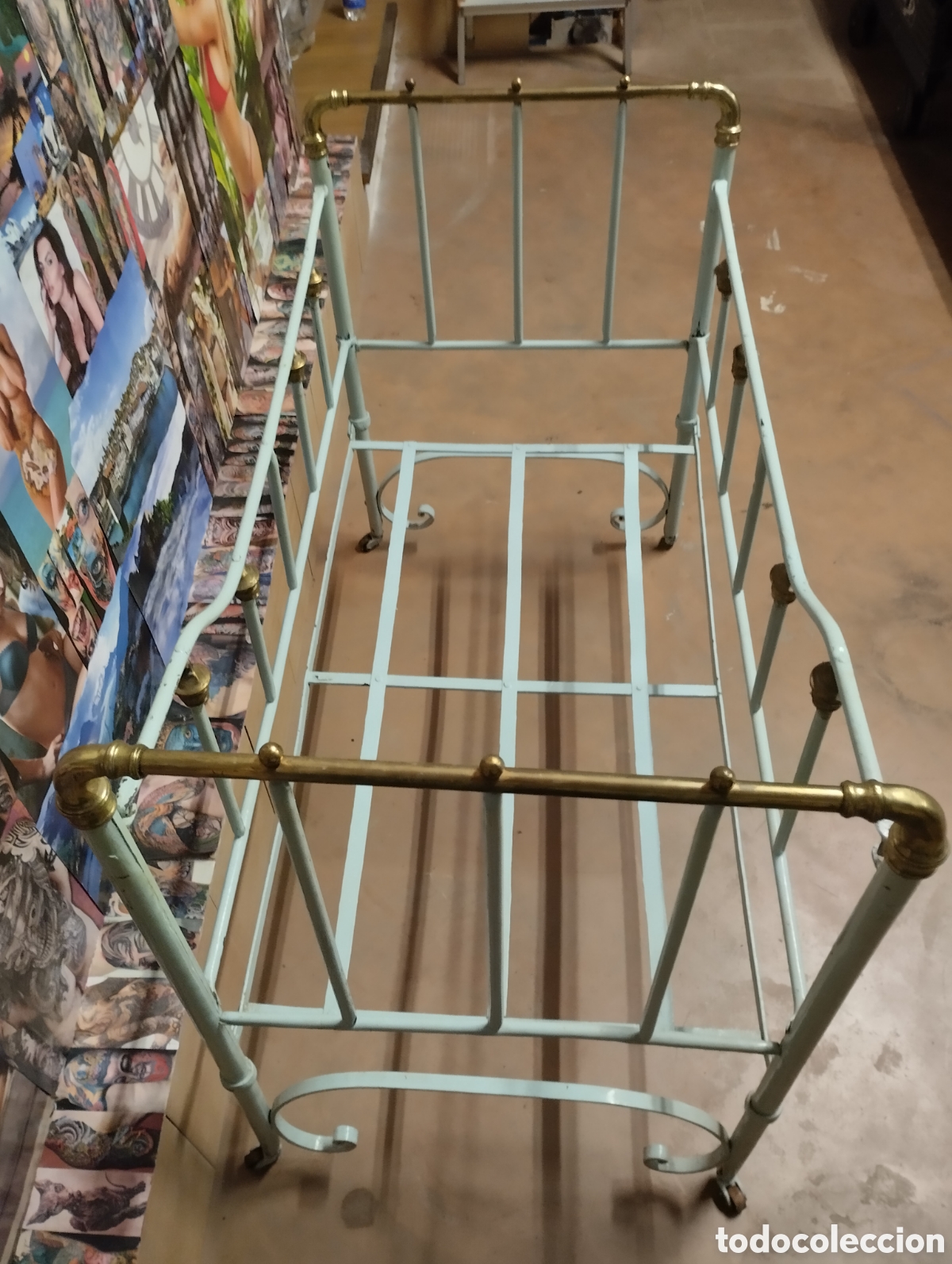 Antig&uuml;edades: Antigua cuna de hierro y bronce. ( No envio). - Foto 2