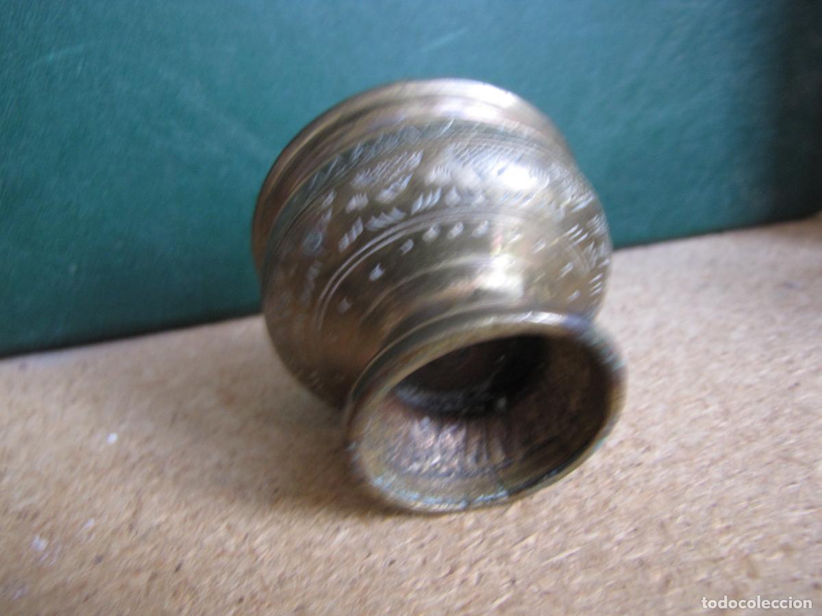 Antig&uuml;edades: 86.- Pareja de recipientes de bronce para nuez betel. Java S XIX - Foto 4