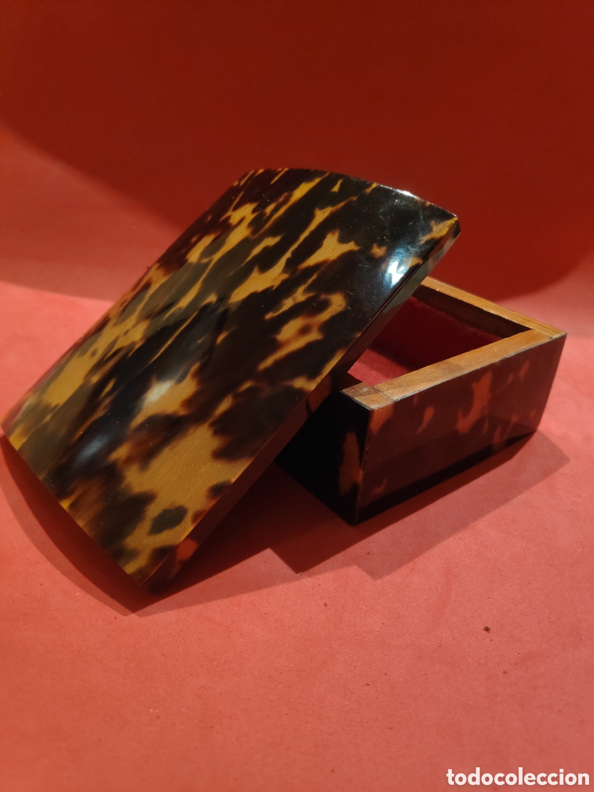 Antig&uuml;edades: Caja rectangular en carey y madera - Foto 1