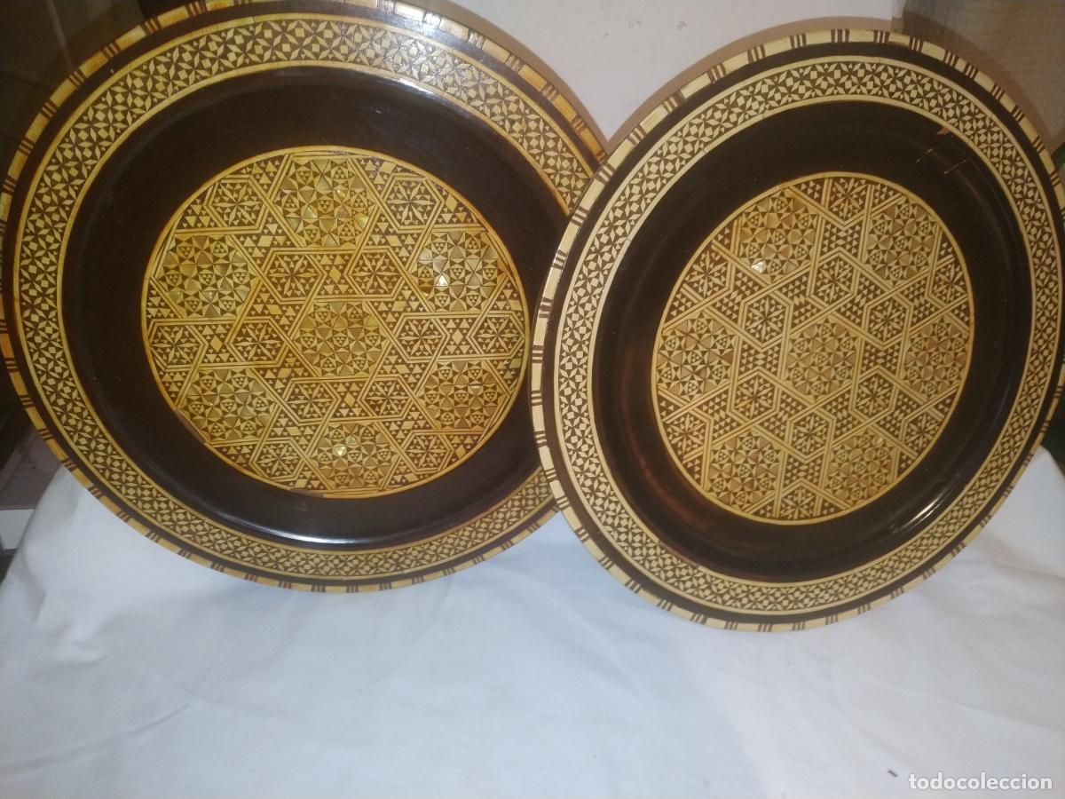 Antig&uuml;edades: Pareja platos decoracion de taracea - Foto 1