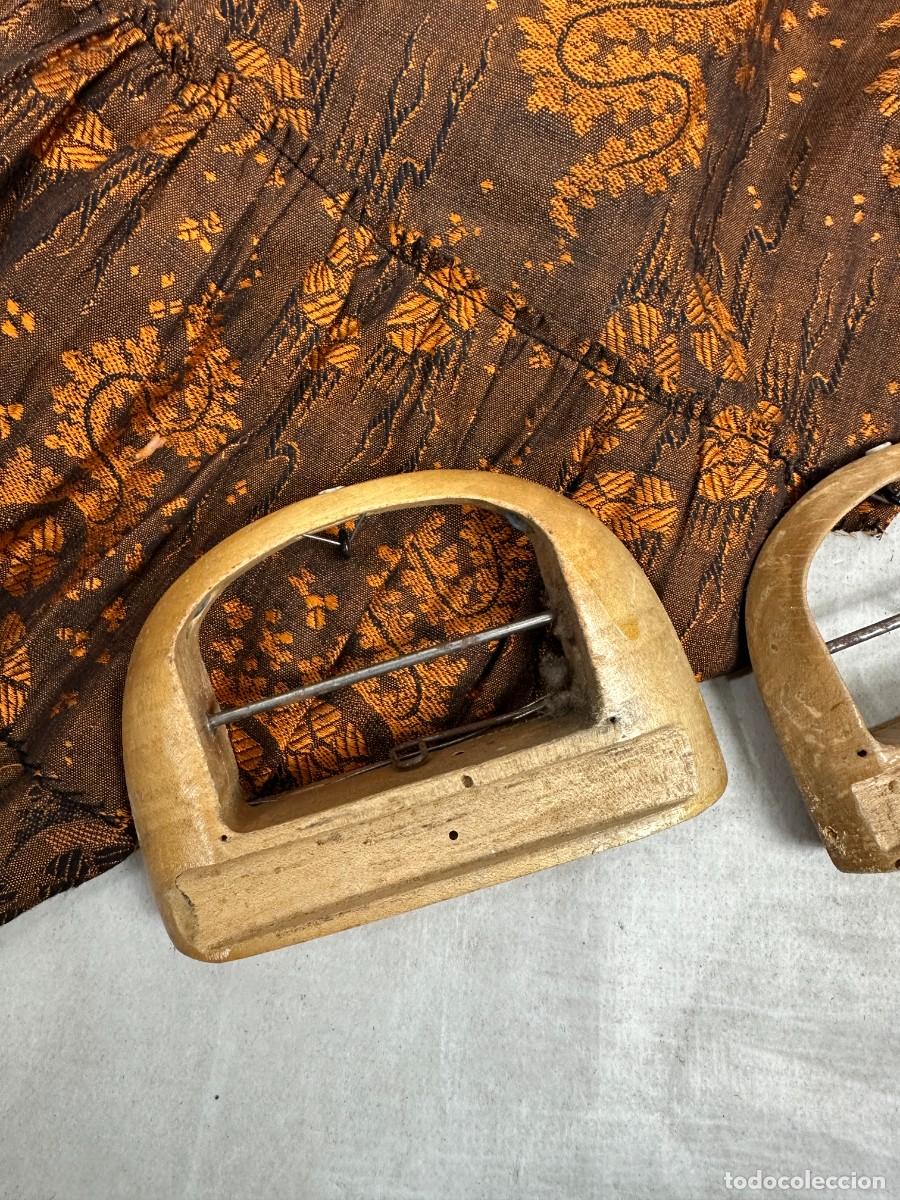 Antig&uuml;edades: Dos lanzaderas antiguas para telar - Foto 2