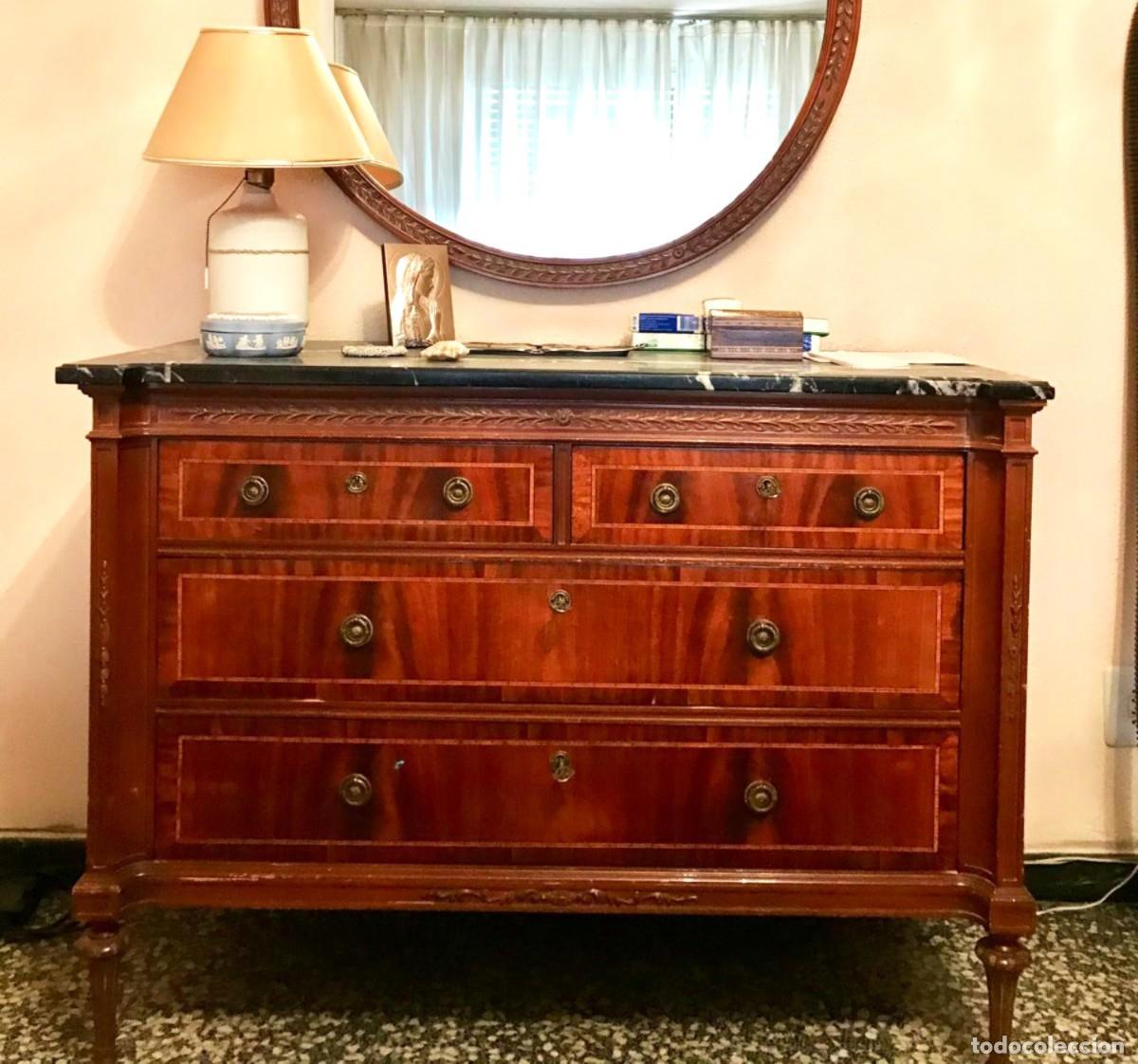 Antig&uuml;edades: C&oacute;moda estilo imperio en madera de caoba - Foto 1