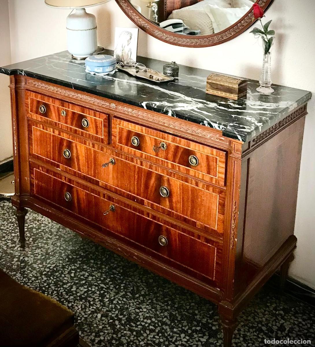 Antig&uuml;edades: C&oacute;moda estilo imperio en madera de caoba - Foto 2