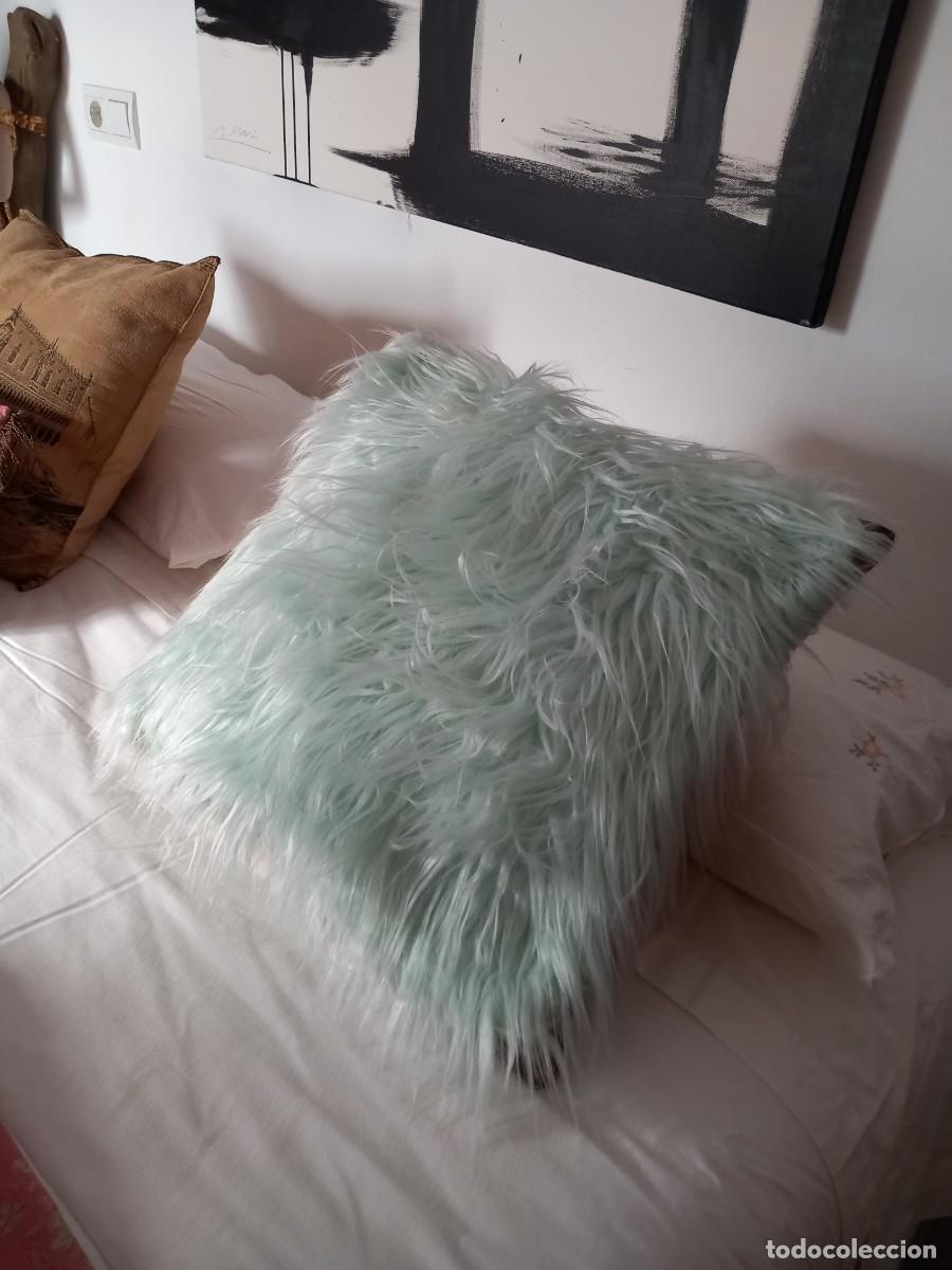 Antig&uuml;edades: Funda cojines pelo largo - Foto 1