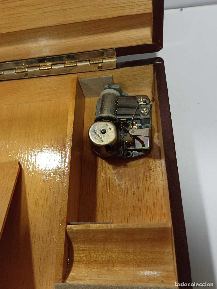 Antig&uuml;edades: CAJA DE MADERA CON M&Uacute;SICA EN FUNCIONAMIENTO - Foto 2