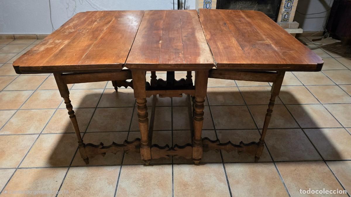 Antig&uuml;edades: Conjunto de mesa y 4 sillas antiguas - Foto 3