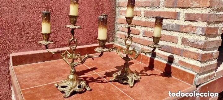 Antig&uuml;edades: PAREJA DE CANDELABROS EN BRONCE ANTIGUOS - Foto 1