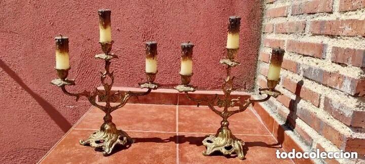 Antig&uuml;edades: PAREJA DE CANDELABROS EN BRONCE ANTIGUOS - Foto 3