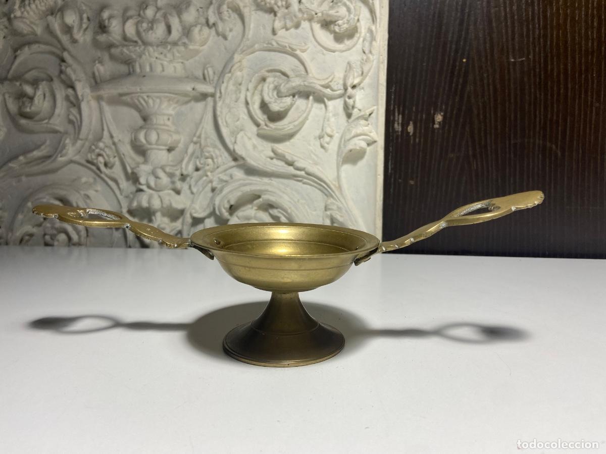 Antiquit&eacute;s: 264-5. Chofeta de bronce. Remachada. S XIX...