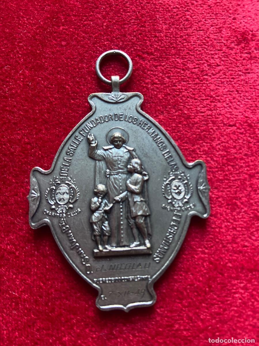 Antig&uuml;edades: Medalla Religiosa Barcelona - Foto 3