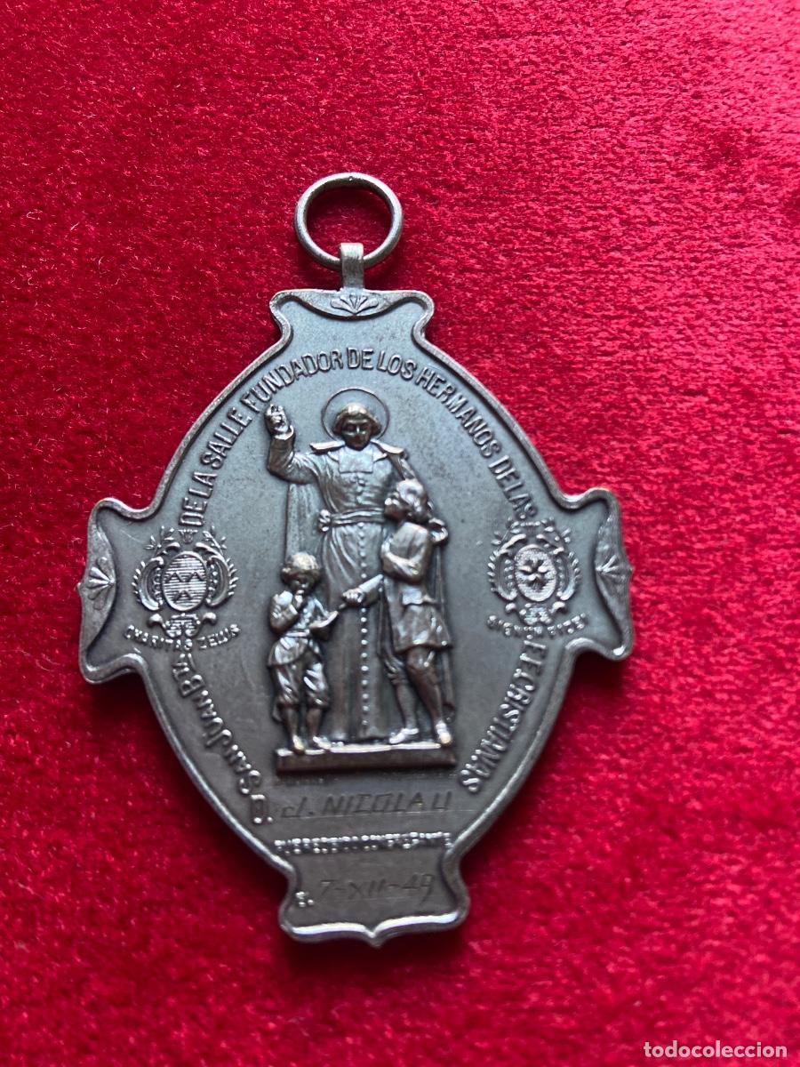 Antig&uuml;edades: Medalla Religiosa Barcelona - Foto 4