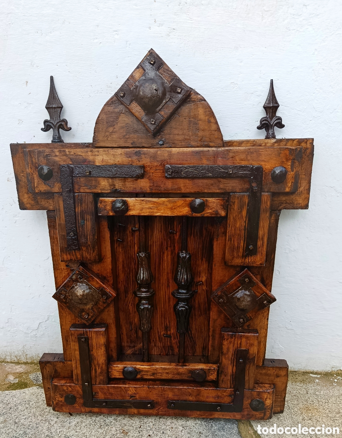 Antig&uuml;edades: Reja de madera y forja - Foto 1