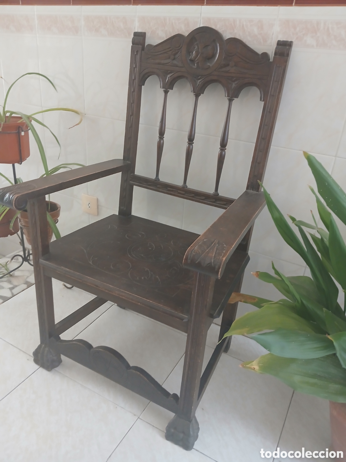Antig&uuml;edades: Sillones y mueble con espejo. - Foto 3