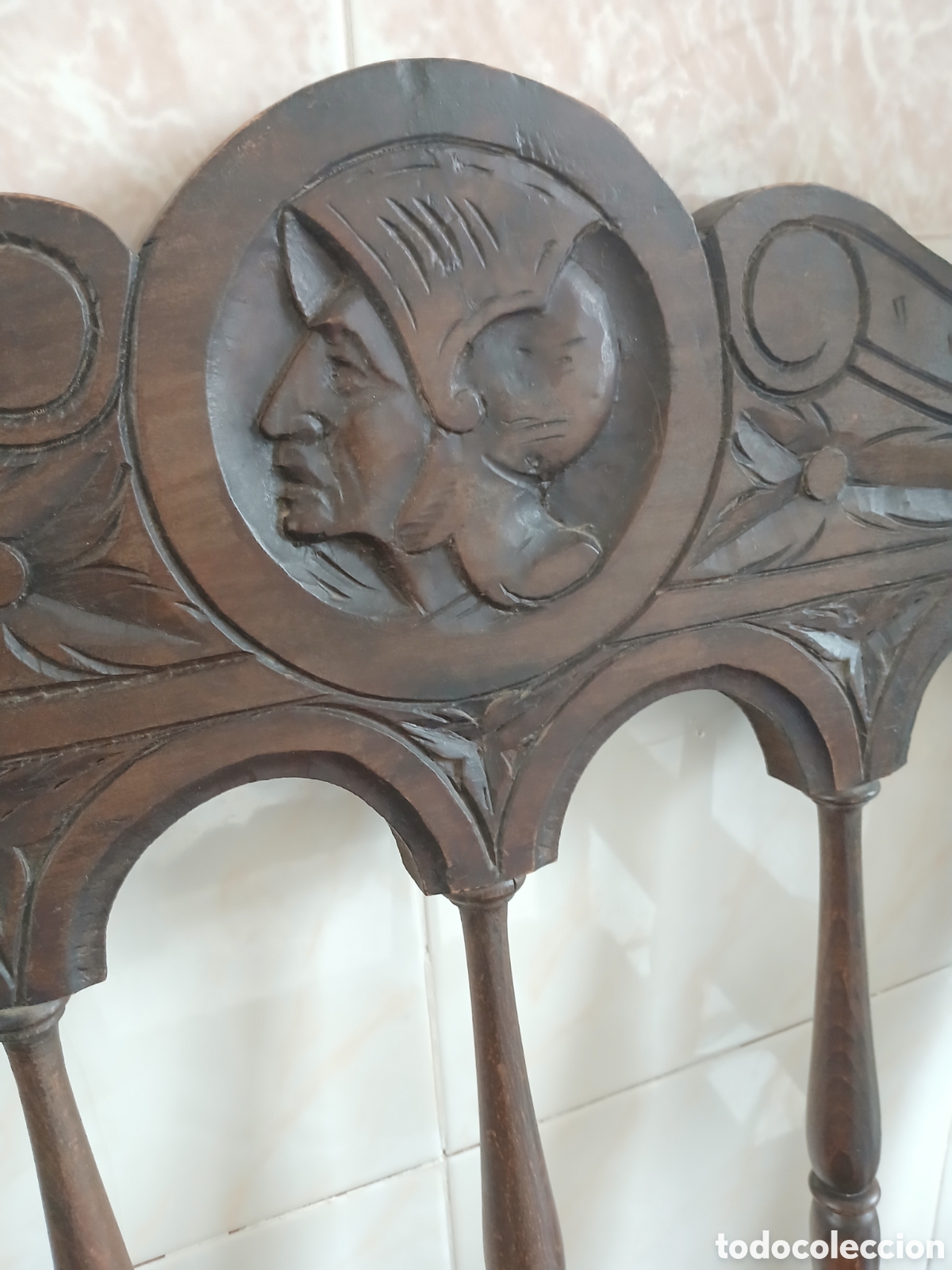 Antig&uuml;edades: Sillones y mueble con espejo. - Foto 4