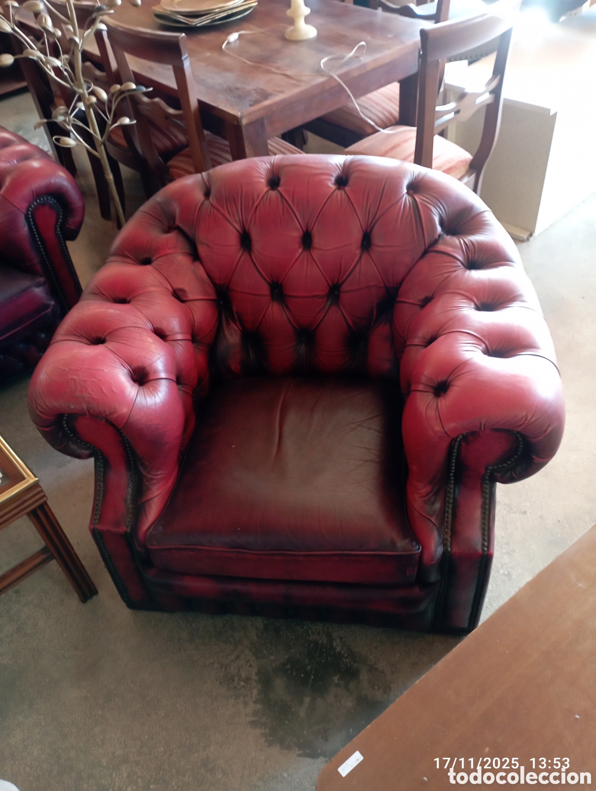 Antig&uuml;edades: Chesterfield 3+2+ mesa - Foto 3