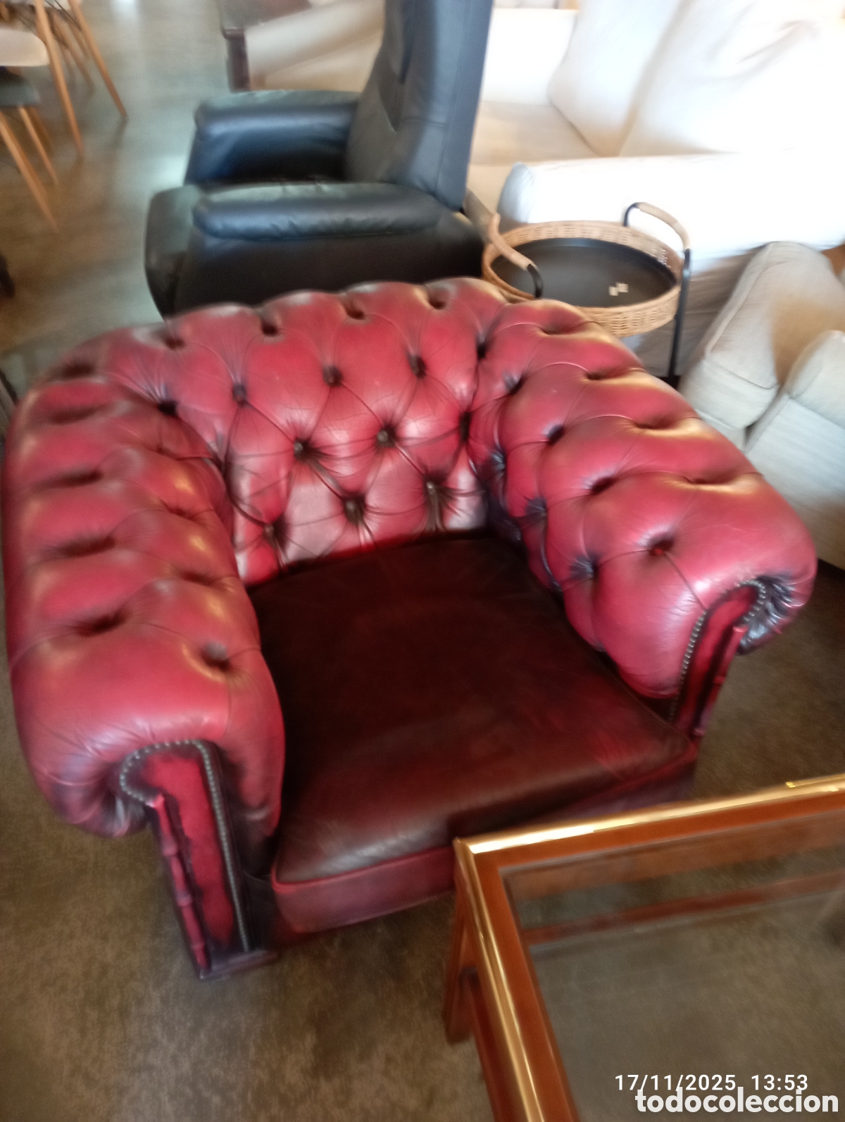 Antig&uuml;edades: Chesterfield 3+2+ mesa - Foto 4