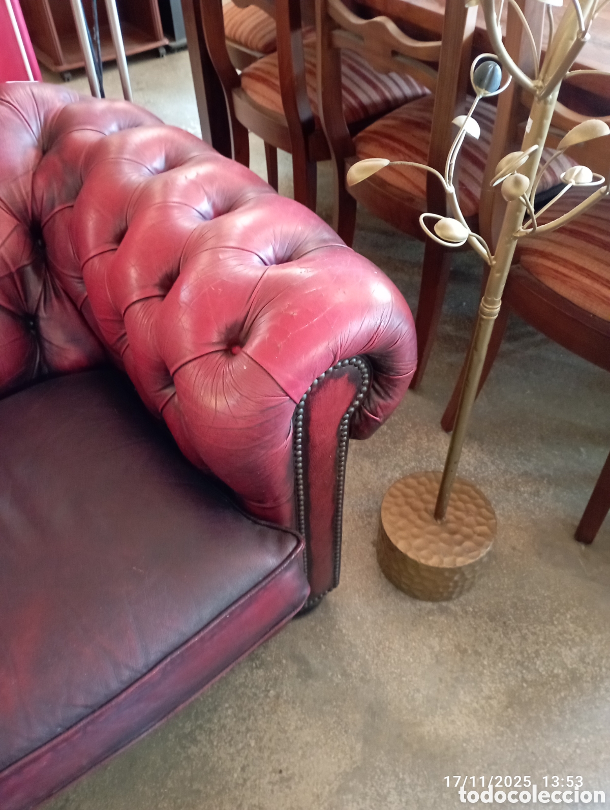 Antig&uuml;edades: Chesterfield 3+2+ mesa - Foto 7