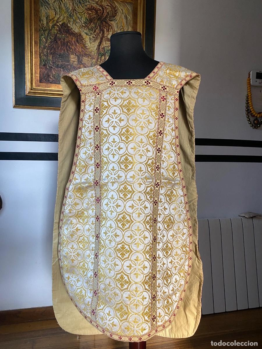 Antig&uuml;edades: Casulla antigua en brocado - Foto 1