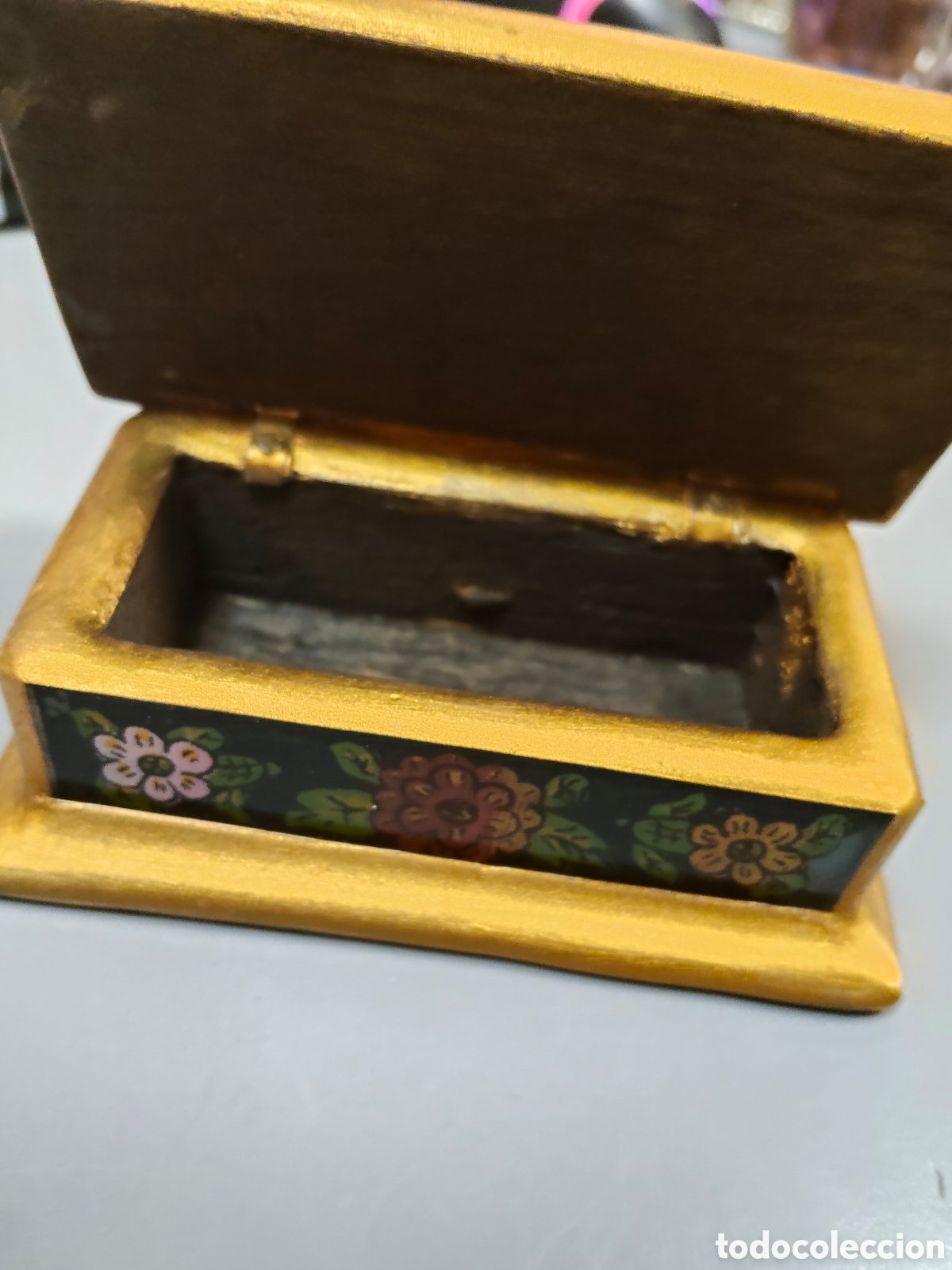 Antiques: Peque&ntilde;a caja papel mache