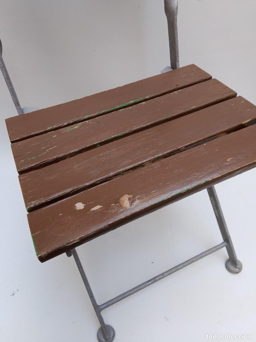 Antig&uuml;edades: pareja de sillas forja y madera - Foto 3