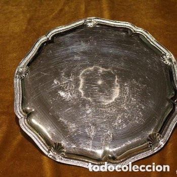 Antig&uuml;edades: Bandeja de alpaca plateada. Decorada con arabescos. - Foto 3