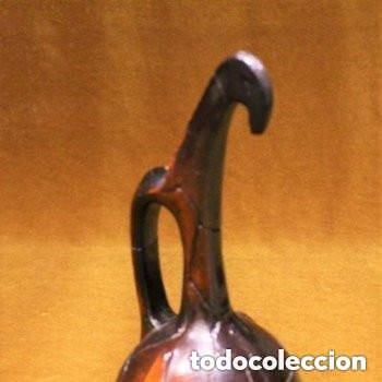 Antig&uuml;edades: &Aacute;nfora de madera tallada en una sola pieza. - Foto 2