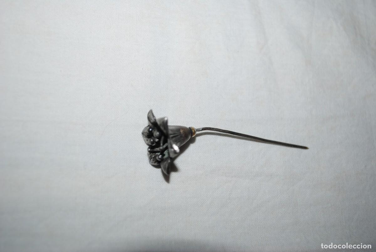 Antig&uuml;edades: ALFILER EN FORMA DE FLOR DE PLATA . - Foto 3