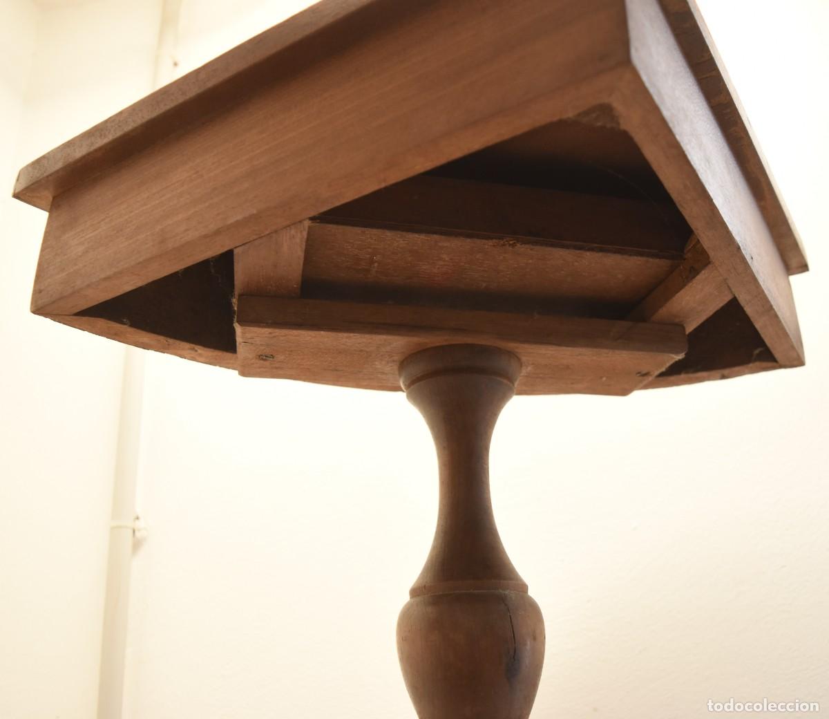 Antig&uuml;edades: Mesa auxiliar esquinera de madera, con caj&oacute;n - Foto 5