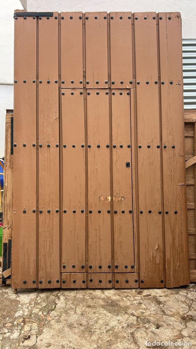 Antiguidades: PUERTA ANTIGUA CON POSTIGO DE 190 X 75 CMS.
