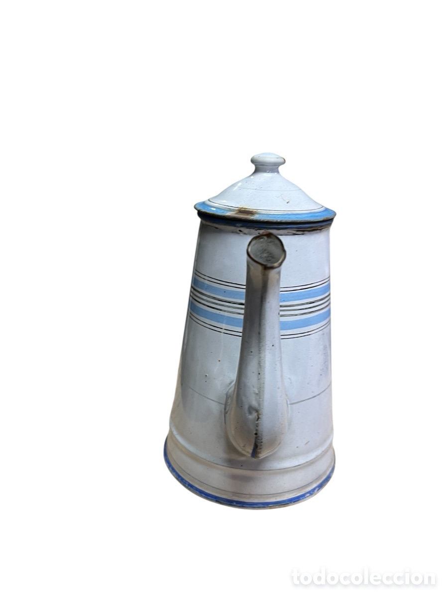 Antig&uuml;edades: Antigua cafetera esmaltada en blanco con rayas azules - Foto 5