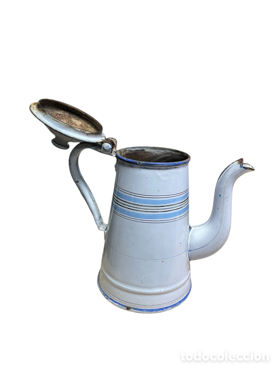 Antig&uuml;edades: Antigua cafetera esmaltada en blanco con rayas azules - Foto 8