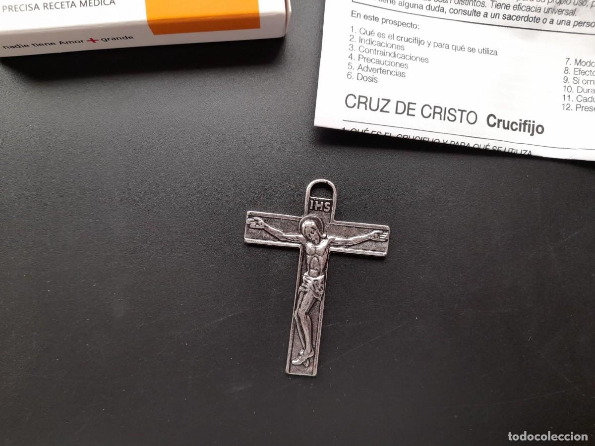 Antig&uuml;edades: Cruz en caja de medicamento. - Foto 2