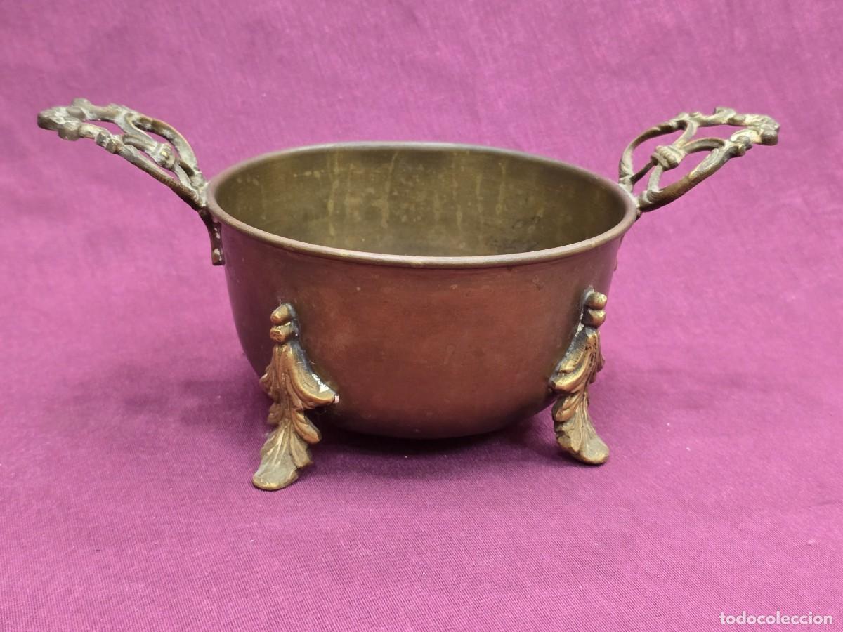 Antig&uuml;edades: CUENCO DE BRONCE CON ASAS - Foto 1