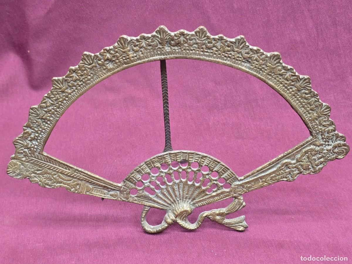 Antig&uuml;edades: MARCO DE BRONCE EN FORMA DE ABANICO - Foto 11