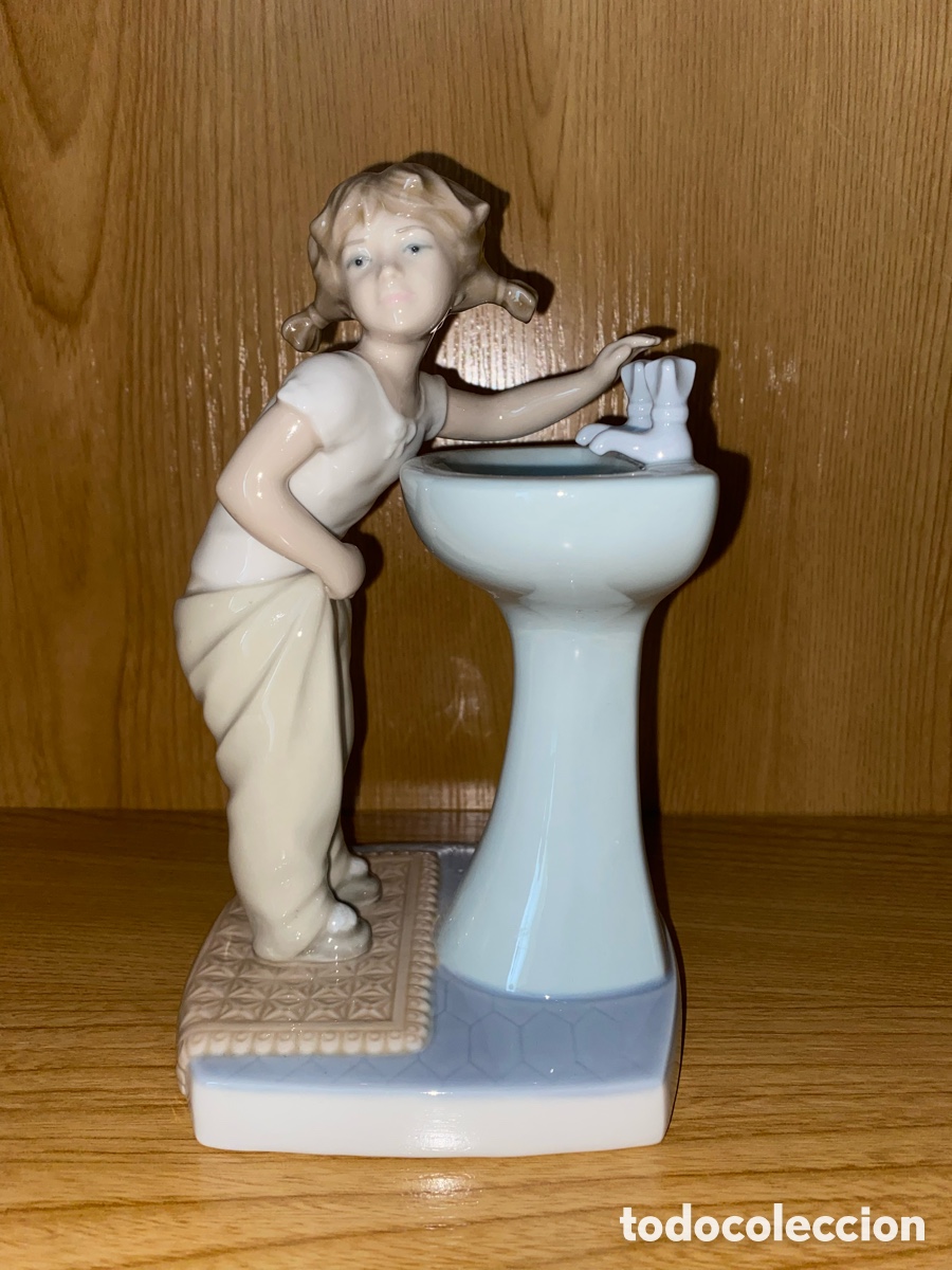 Antig&uuml;edades: Ni&ntilde;o en el lavabo de LLADRO - Foto 2