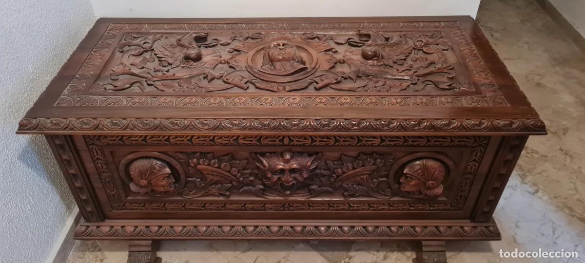 Antiques: Soberbio arc&oacute;n castellano de madera tallada