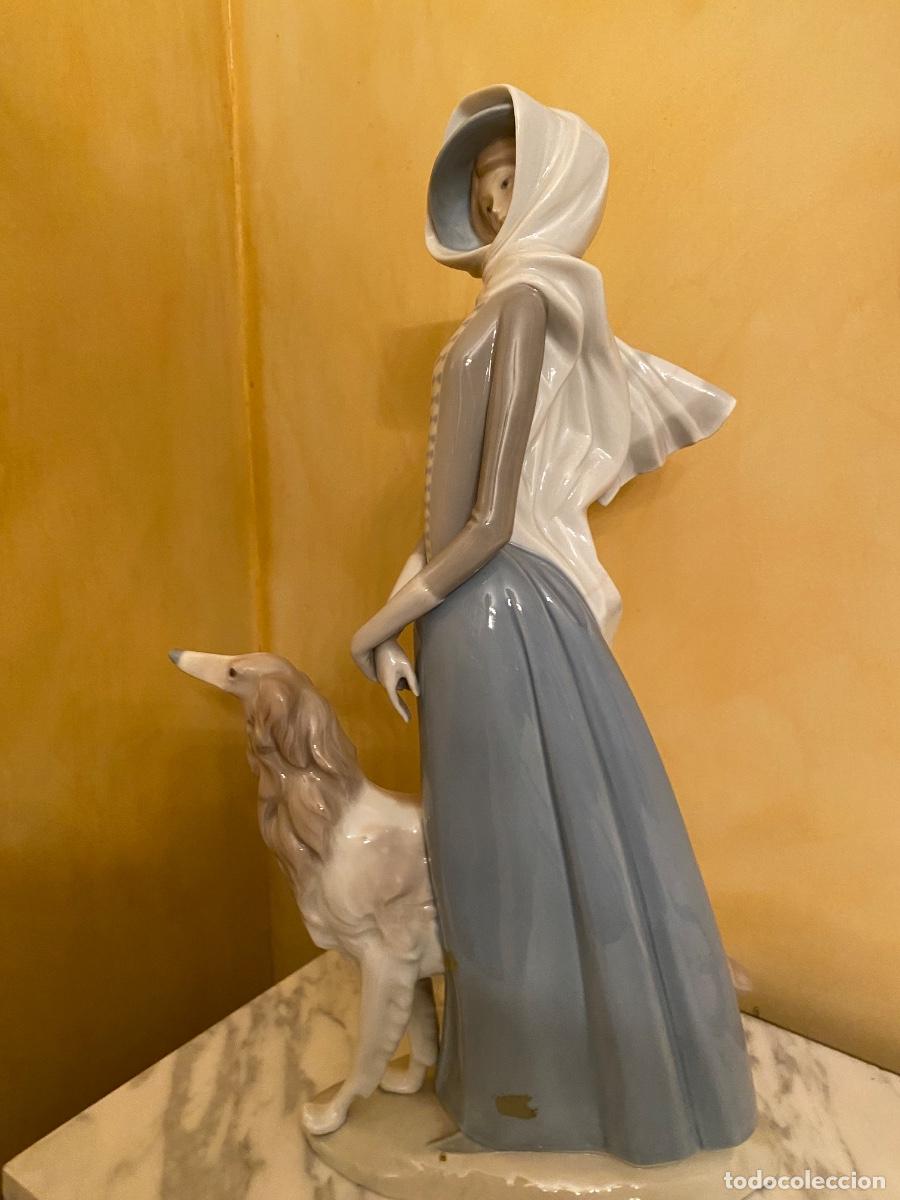 Antig&uuml;edades: Figura de Ladr&oacute; (&ldquo;Mujer con perro&rdquo;) - Foto 3