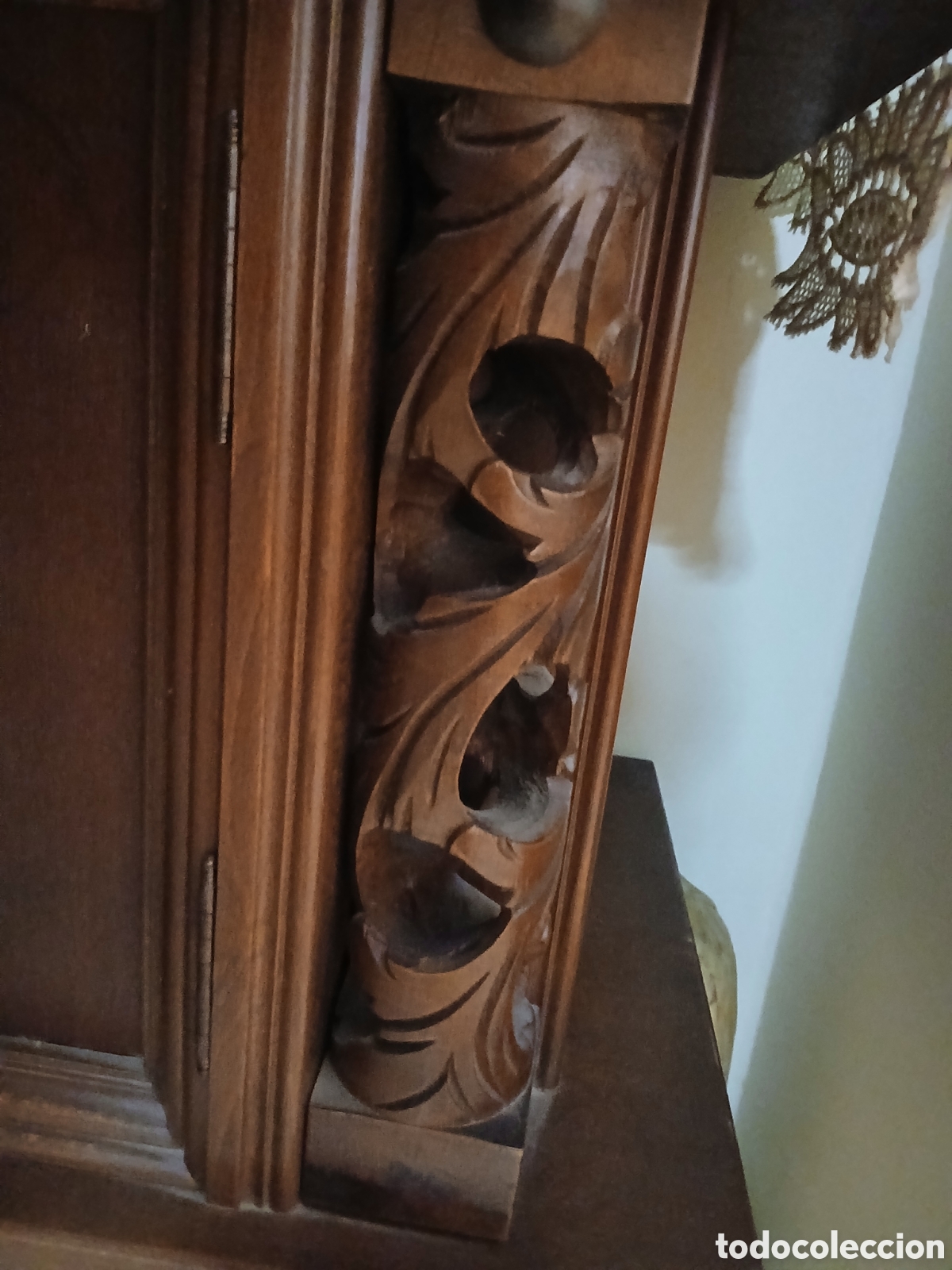 Antig&uuml;edades: Sillones y mueble con espejo. - Foto 8