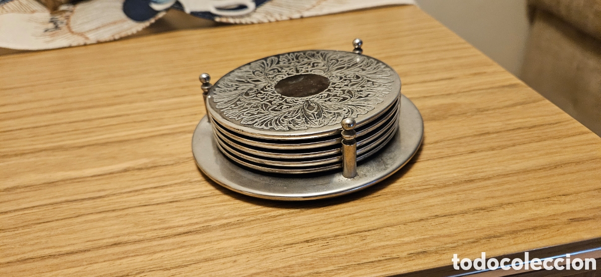 Antig&uuml;edades: Conjunto de posavasos plateados - Foto 2