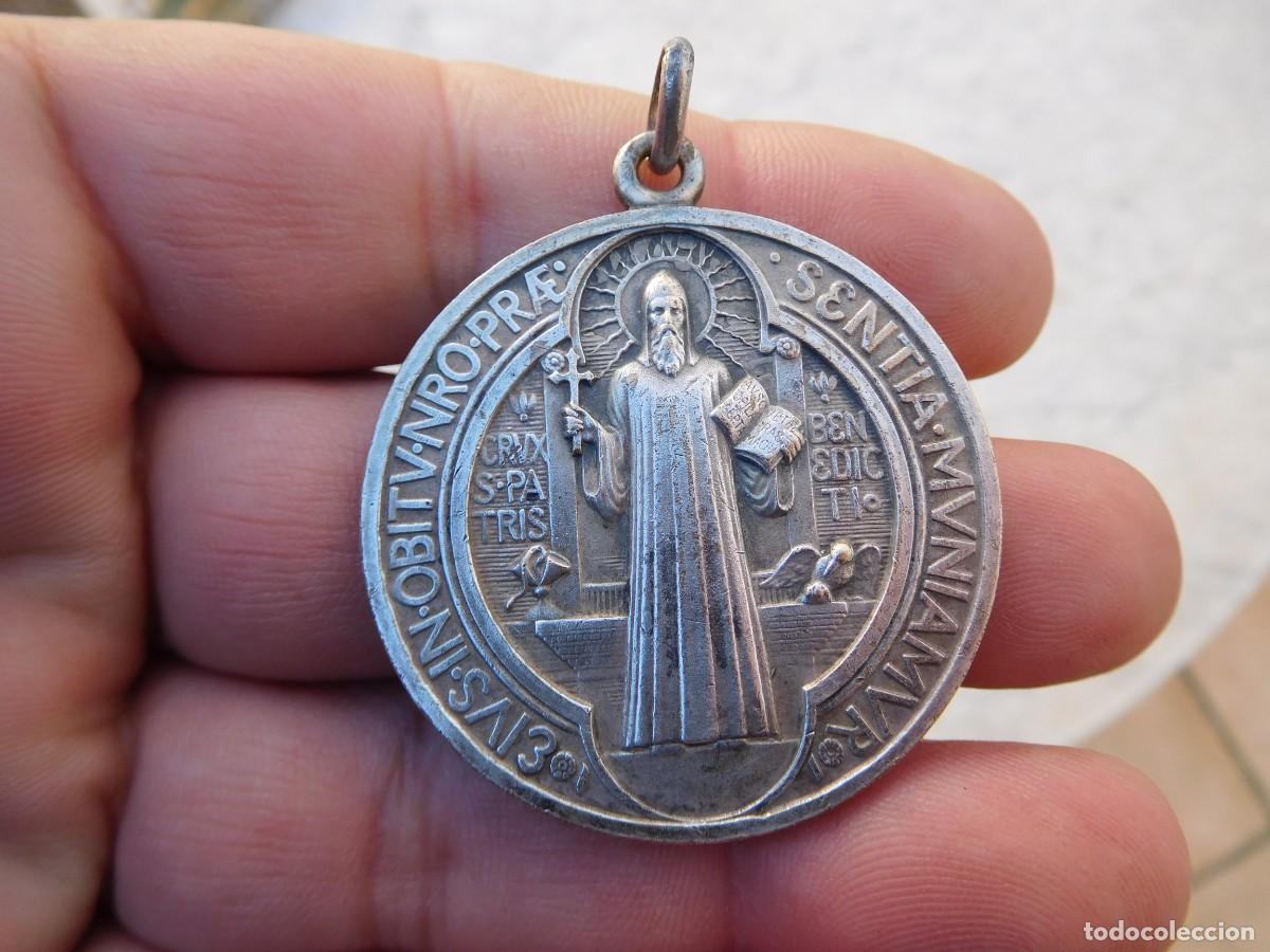 Antig&uuml;edades: Medalla antigua de San Benito - Foto 1