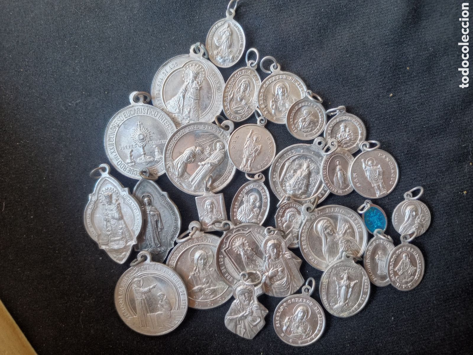 Antig&uuml;edades: 29 medallas religiosas diferentes - Foto 1