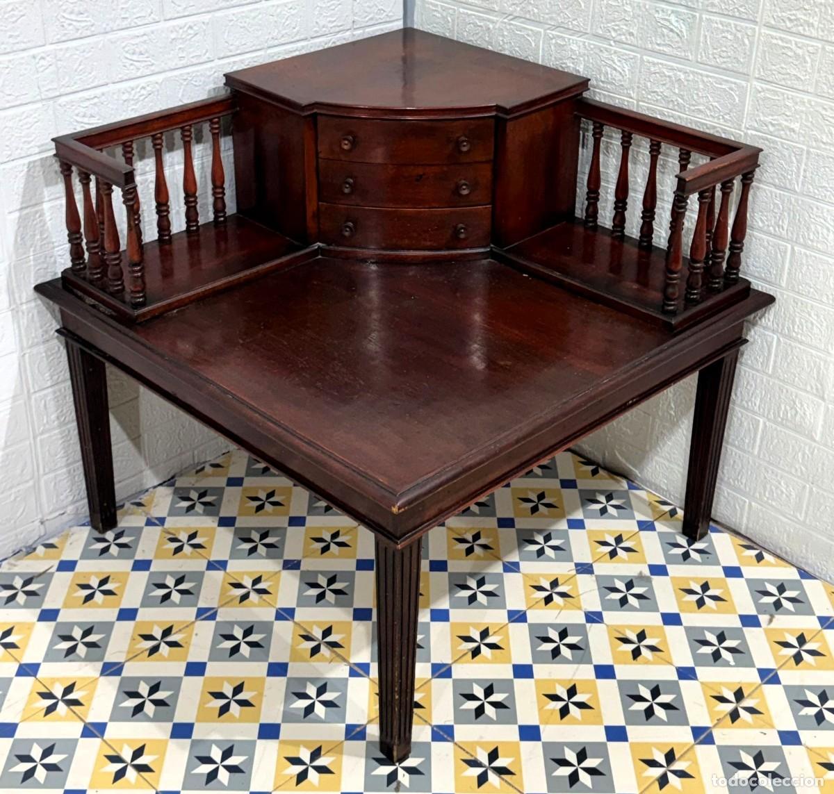 Antig&uuml;edades: Mesa auxiliar de rinc&oacute;n - Foto 1
