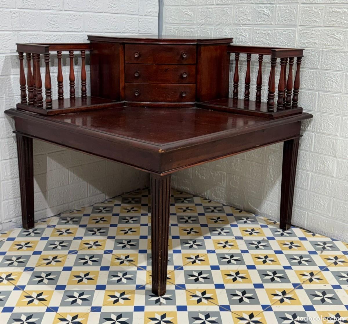 Antig&uuml;edades: Mesa auxiliar de rinc&oacute;n - Foto 3