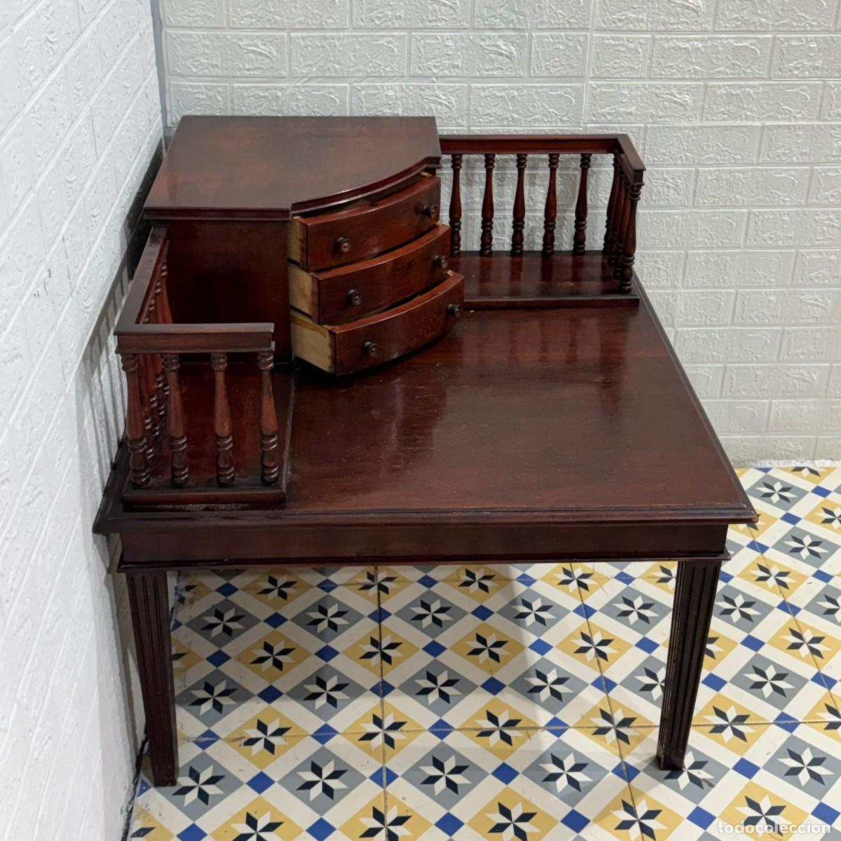 Antig&uuml;edades: Mesa auxiliar de rinc&oacute;n - Foto 4