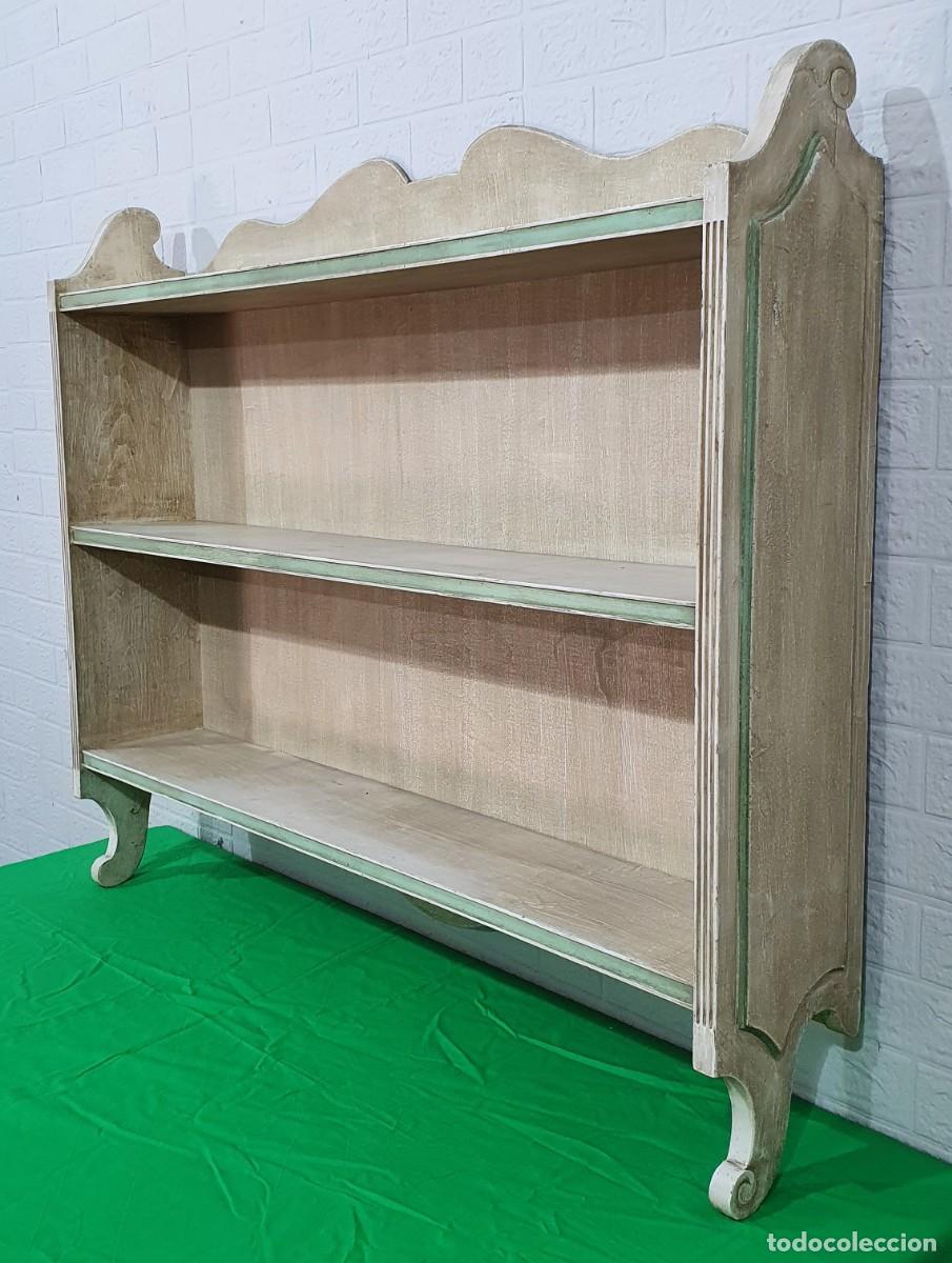 Antig&uuml;edades: Estanter&iacute;a librer&iacute;a patinada - Foto 3
